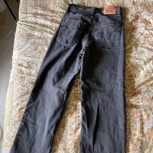 Levi’s Ribcage Straight